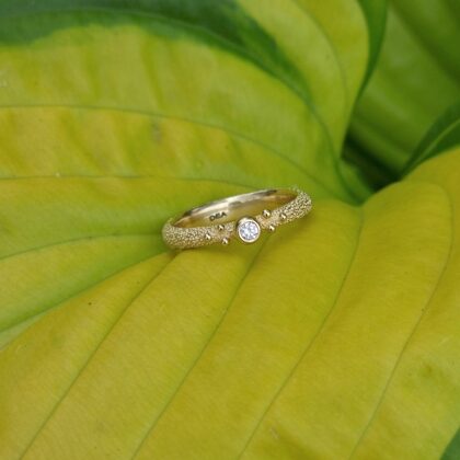 Yellow gold, diamond