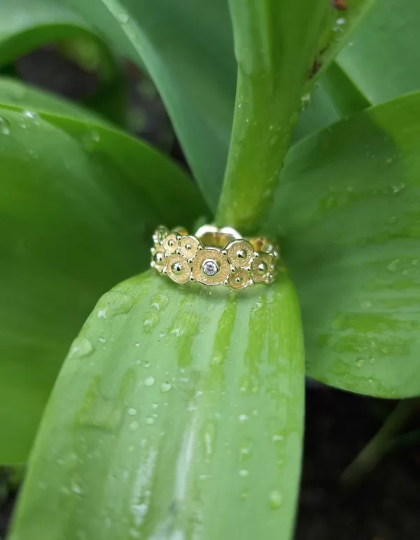 Yellow gold, diamond