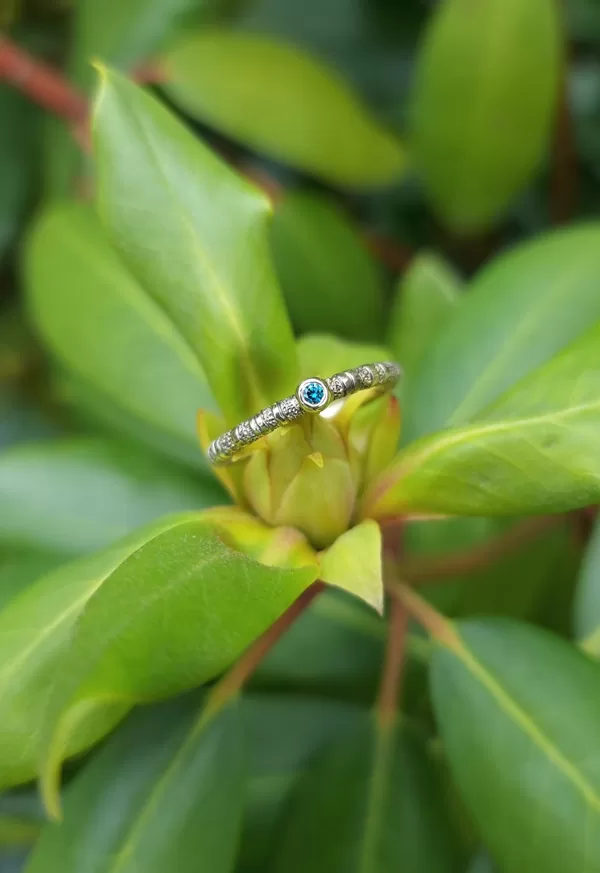 Yellow gold, blue diamond