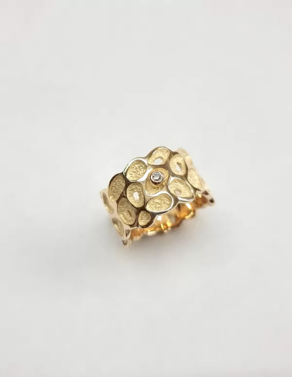Yellow gold, diamond