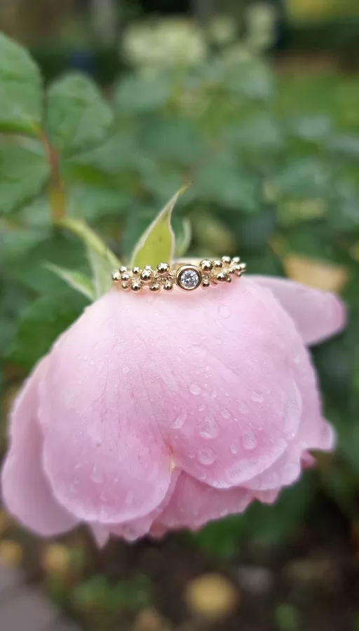 Yellow gold, diamond