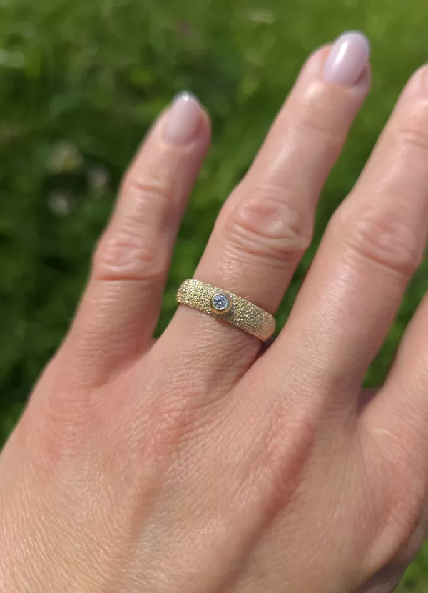 Yellow gold, diamond