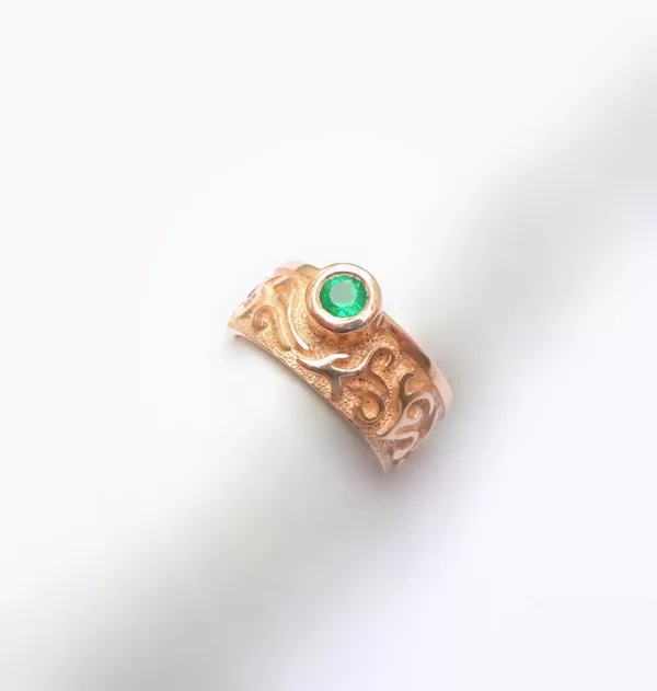 Red gold, emerald